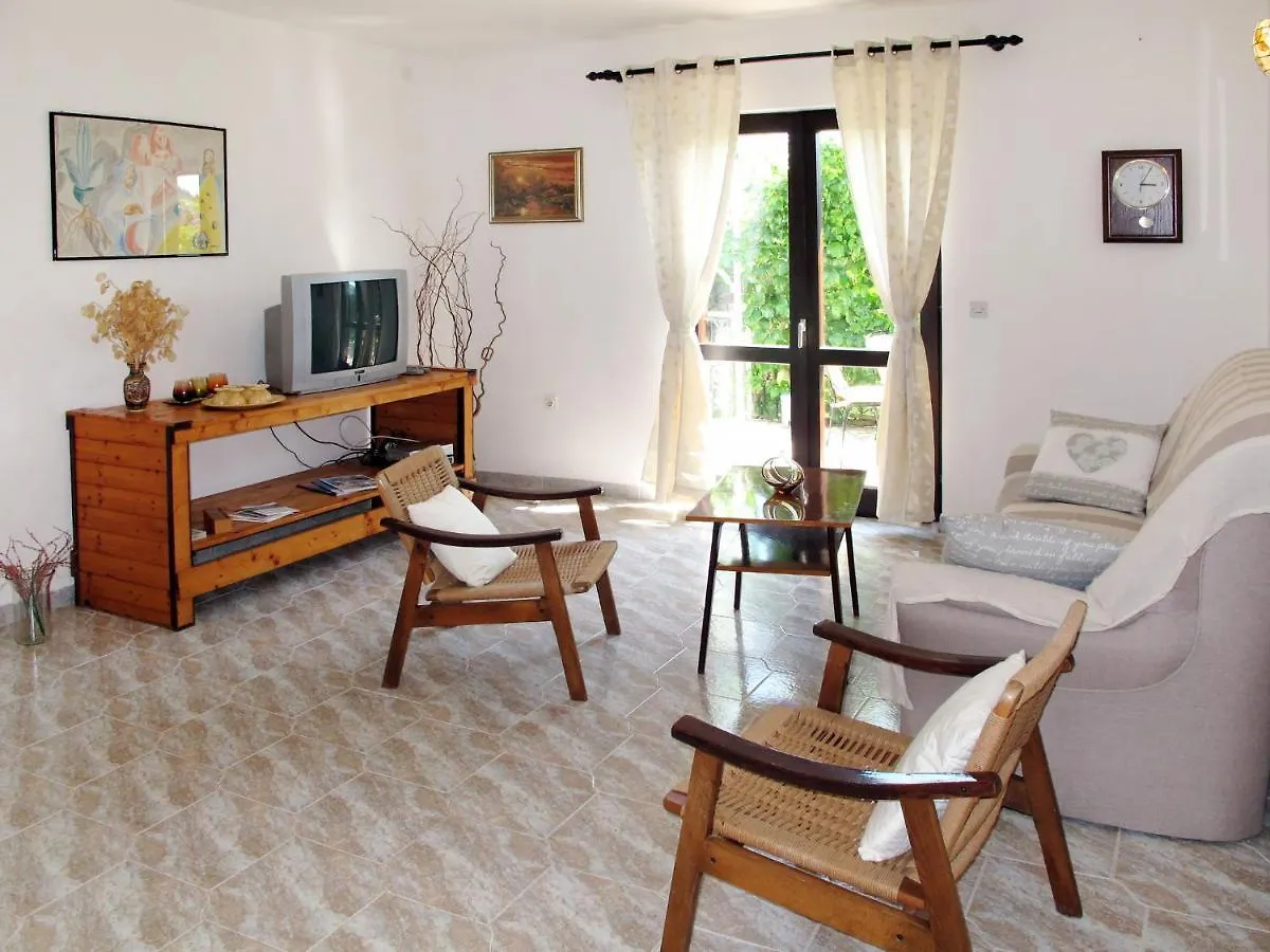 Holiday Home Lara - Pul410 By Interhome Peroj