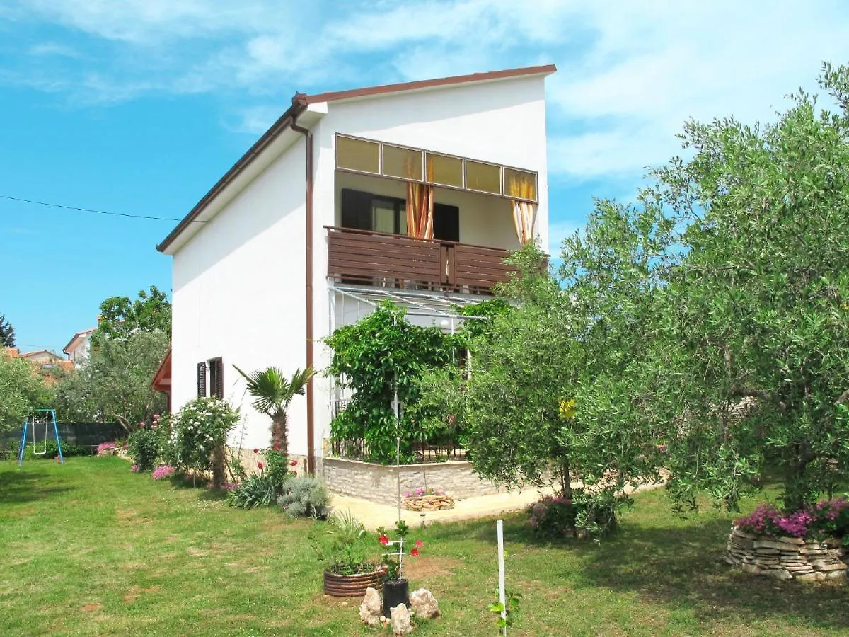 Holiday Home Lara - Pul410 By Interhome Peroj