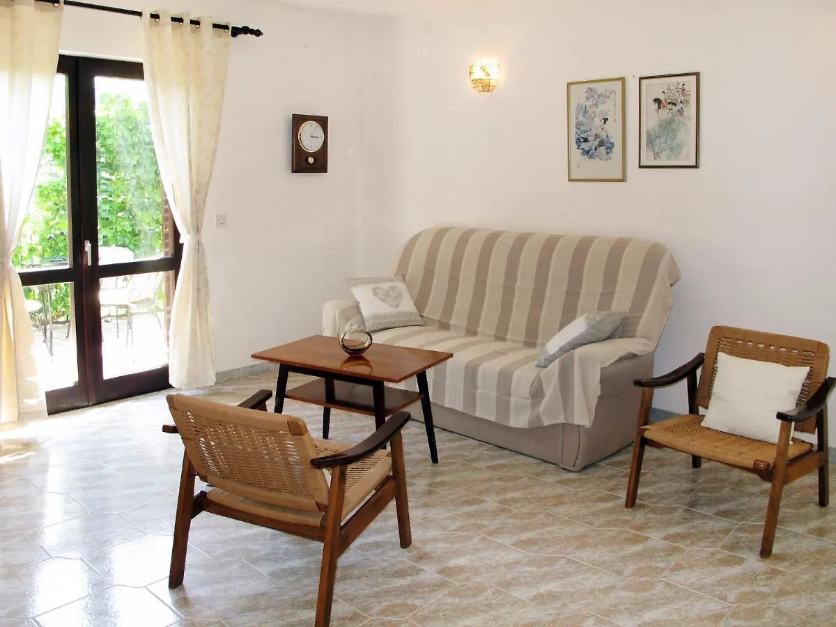 Holiday Home Lara - Pul410 By Interhome Peroj